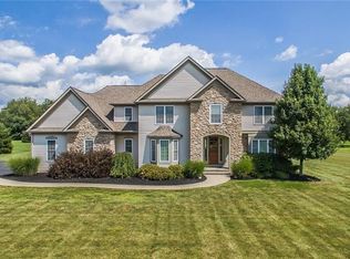 11580 Frostwood Dr, Chagrin Falls, OH 44023