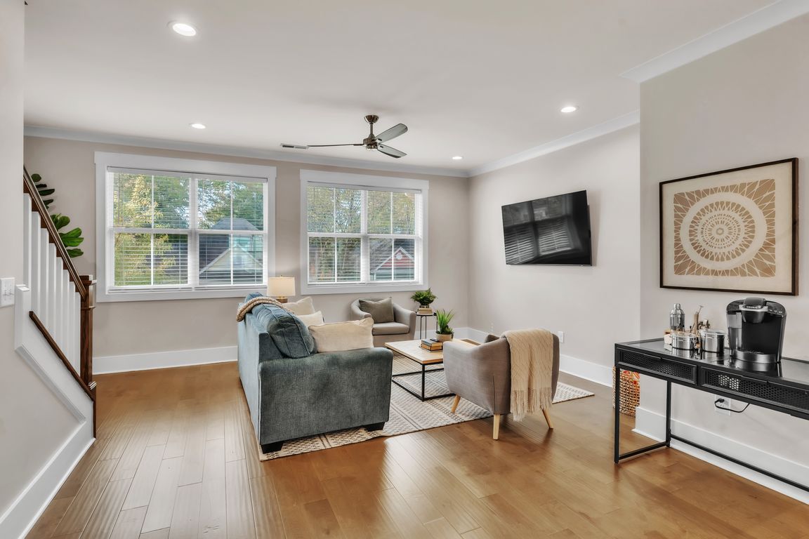 next background image