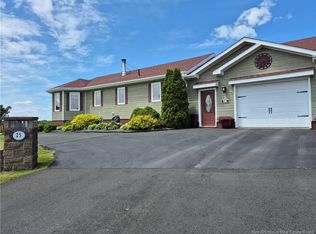 25 Bayshore Dr, Bathurst, NB E2A6A5