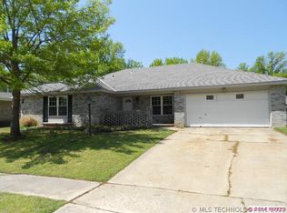 7338 S 69th East Ct, Tulsa, OK 74133