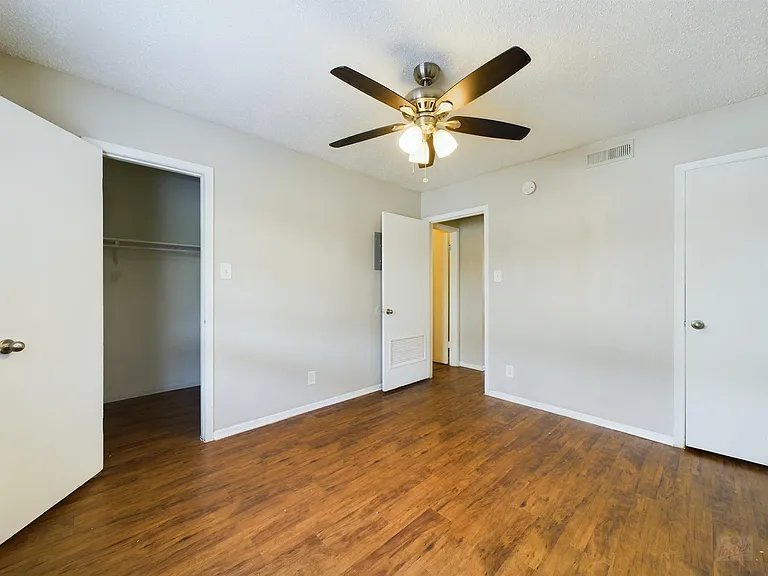 2401 Manor Rd #125 — Photo 10
