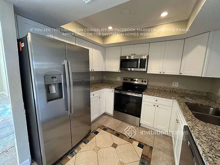 2130 SW 12th Pl — Photo 3