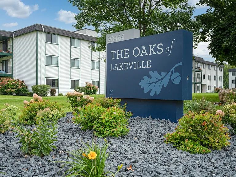 Oaks of Lakeville — Photo 48