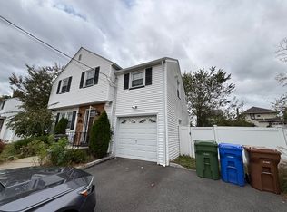 130 Birchwood Rd, Linden, NJ 07036