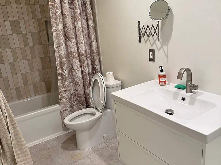 2600 Torrey Pines Rd #B19 — Photo 16