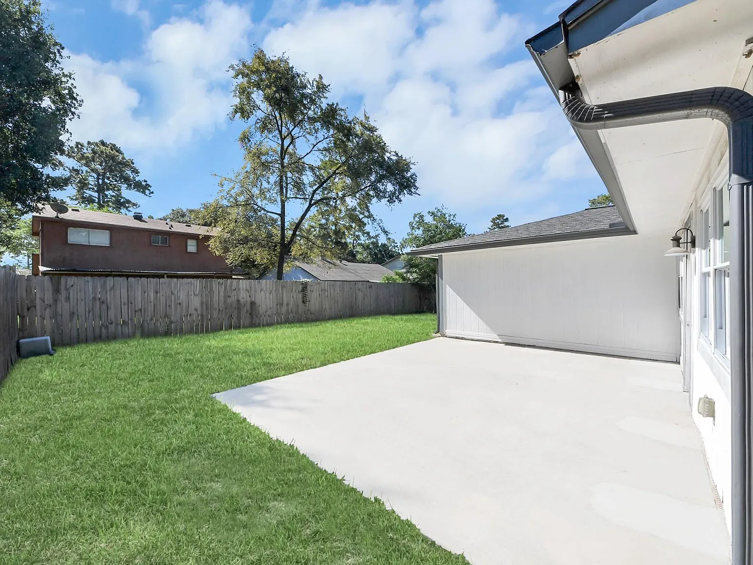 3 bed, 2.0 bath, 1706 sqft, $1,850 — Photo 3