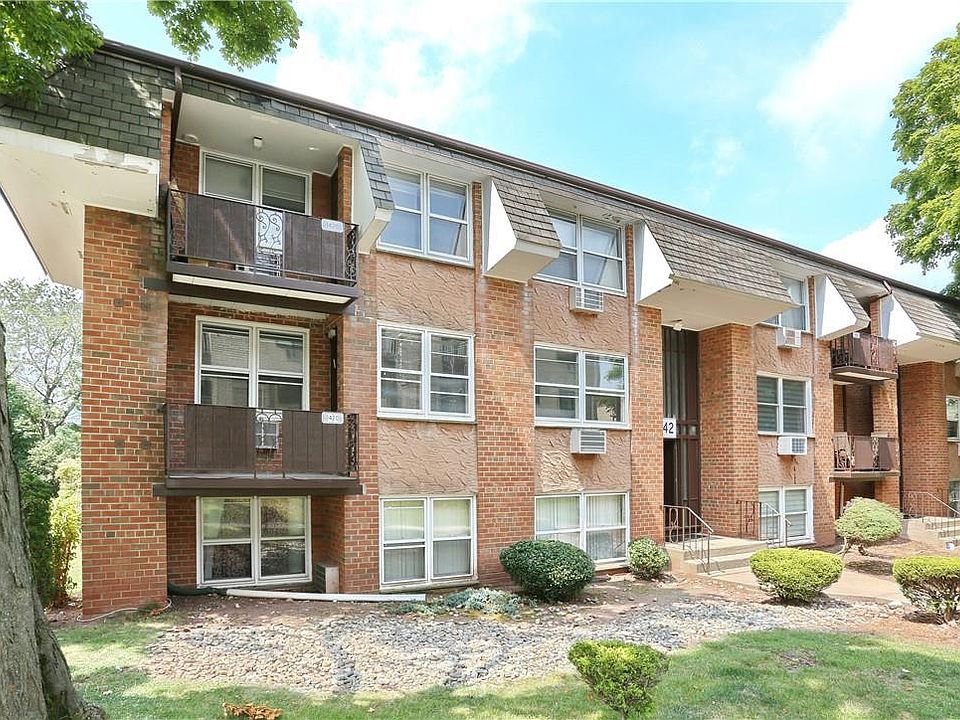 1st image of 142 Kearsing Parkway #C