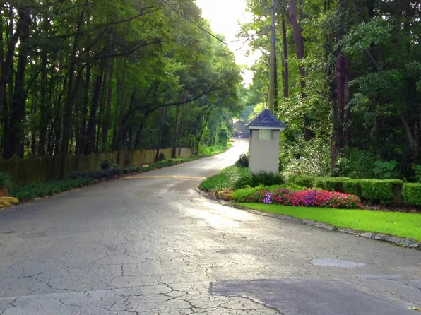 Steeple Club Apartments