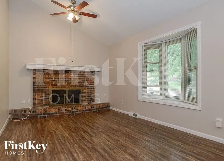 6733 NW Sioux Dr — Photo 3