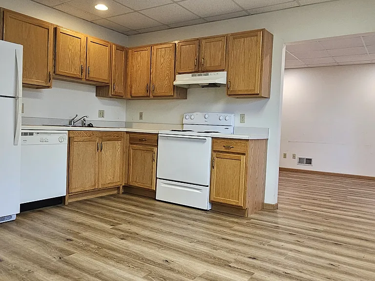 925 N Booth St — Photo 2