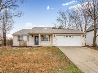 132 Country Wood Dr, Whiteland, IN 46184