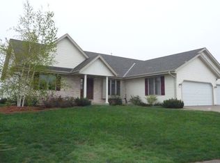 7912 Golden Bay Trl, Waterford, WI 53185