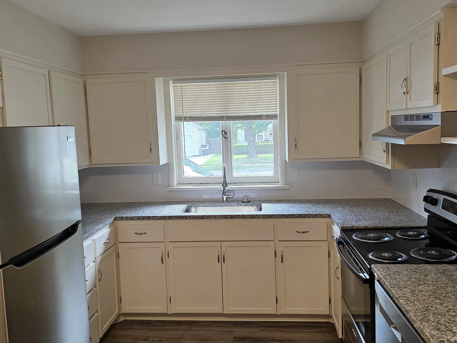 3 bed, 1926 sqft, $1,800 — Photo 4
