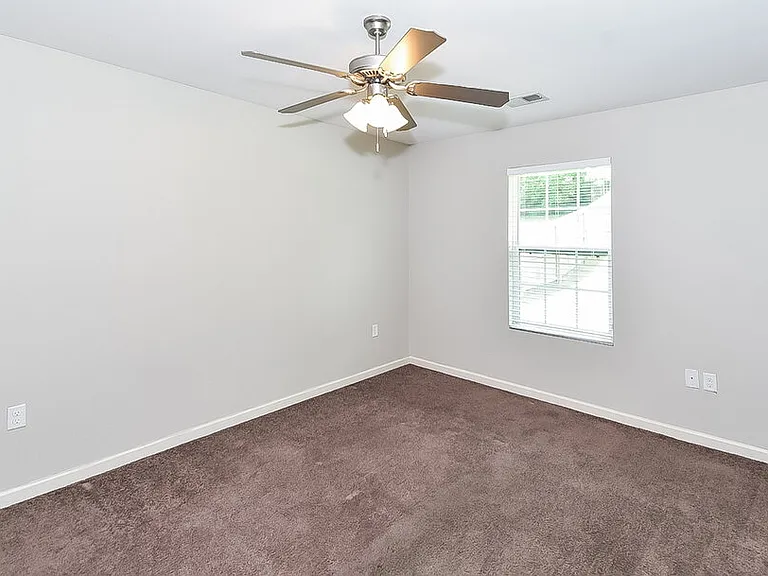 4085 Colton Dr — Photo 14