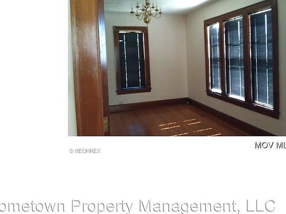 3rd image of 1700 Oak St