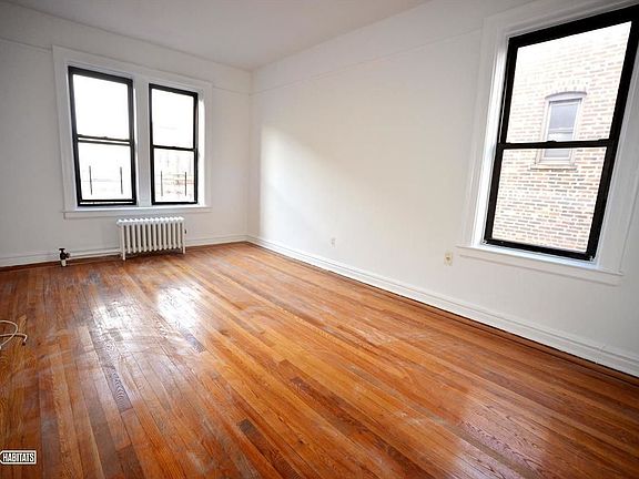 3rd image of 2808 35th St APT 6D