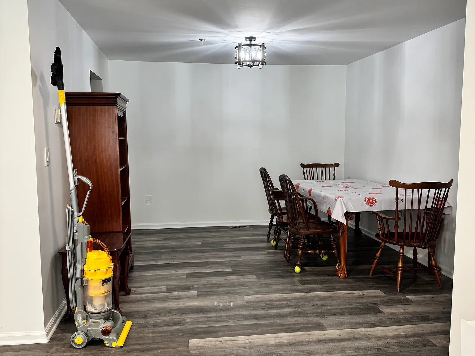 246 Matthews Dr — Photo 3