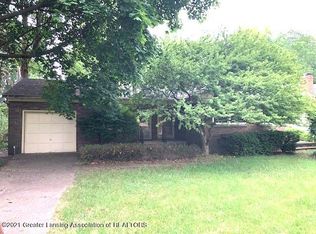 2214 Delta River Dr, Lansing, MI 48906