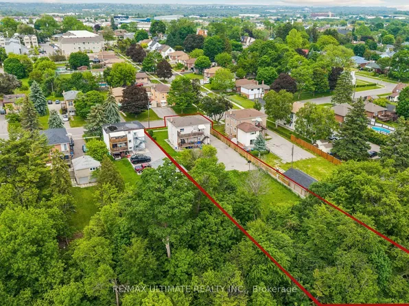 1056 Ravine Rd, Oshawa, ON L1H 4C8