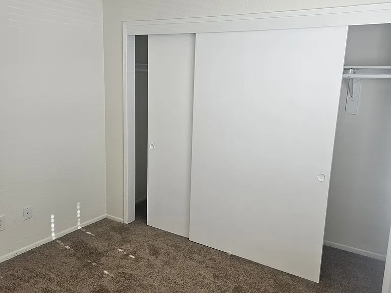 14616 Eastwood Ave #7 — Photo 9