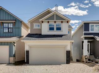 374 W Hotchkiss Mnr SE, Calgary, AB T3S 0J9