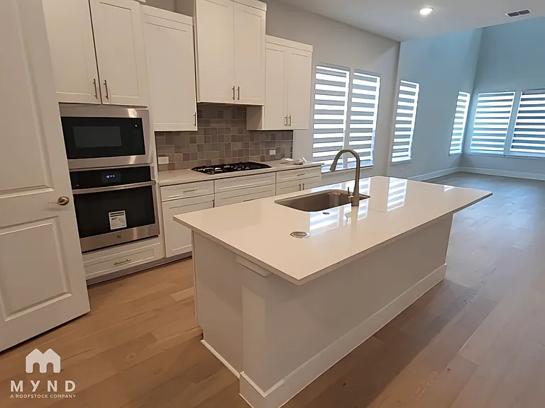 3012 Eleanor Dr — Photo 3