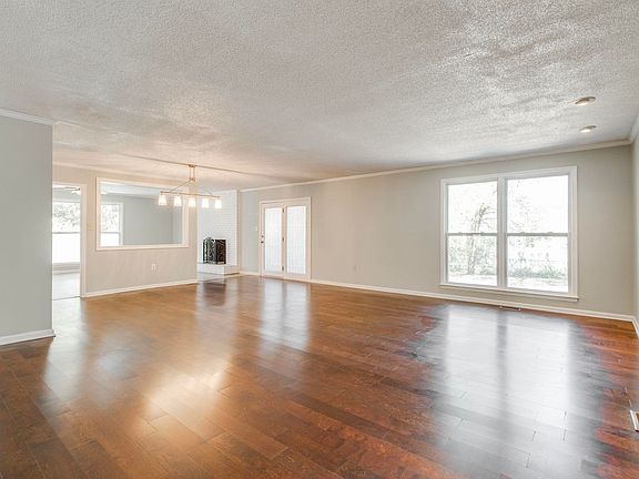 5th image of 7905 Castleton Ln