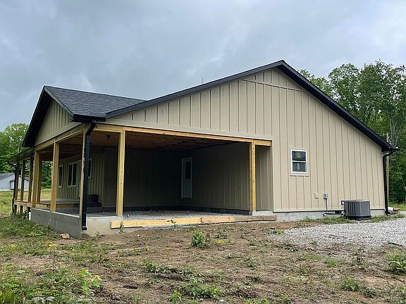 4th image of 128 Greystone Way