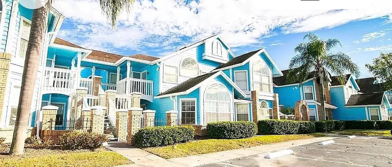 3 bed, 1301 sqft, $1,990 — Photo 1