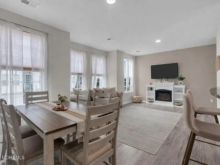 14 Kyle Dr — Photo 5