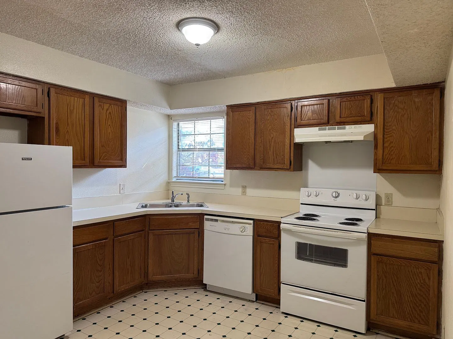 805 SE 4th St #106, Grand Prairie, TX 75051 — Photo 4