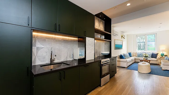 Rented by Nooklyn NYC LLC | media 25