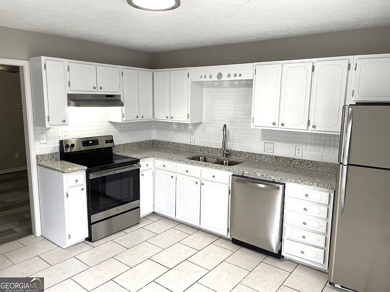 859 Park Pl NE #A — Photo 2