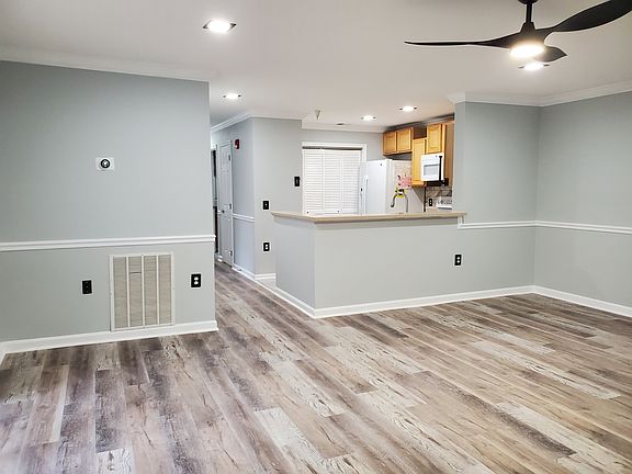 4th image of 503 Garrison Woods Dr APT 213
