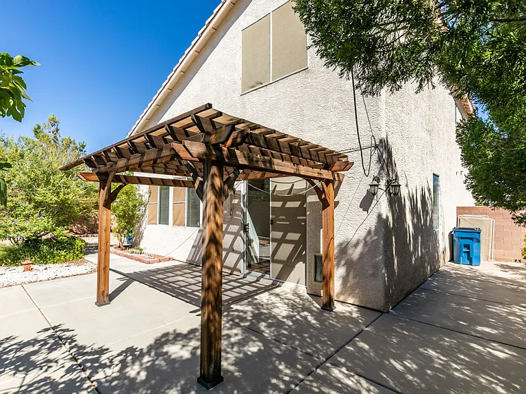 2760 Saigon Dr — Photo 6