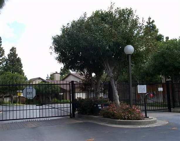 1st image of 2483 Croyden Ct Unit Y