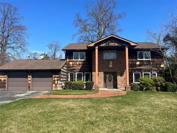 9 Mallard Cove, West Islip, NY 11795