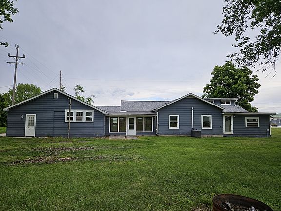 5th image of 418 S 1st St SE