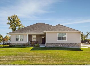 7955 Jordan Dr, Waterford, MI 48327