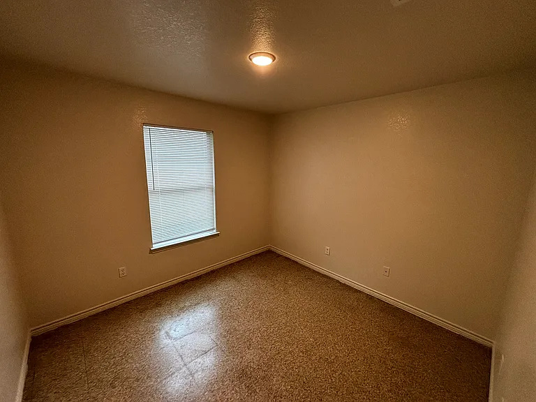 914 E Avenue A #A — Photo 10