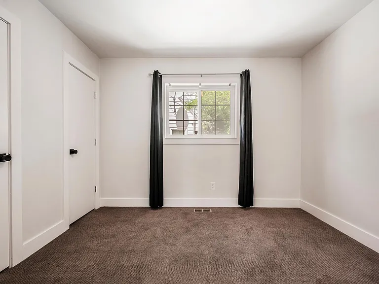 2545 S Filmore St E — Photo 14