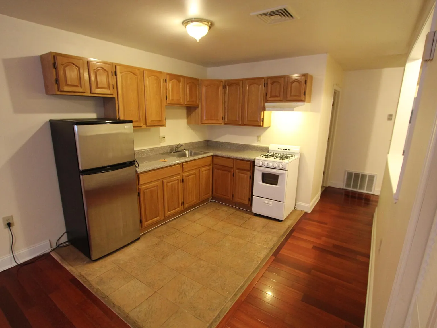 2 bed, 700 sqft, $1,495 — Photo 1