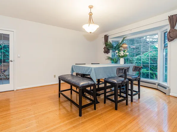 68XX Arbutus St, Vancouver, BC V6P 5S5