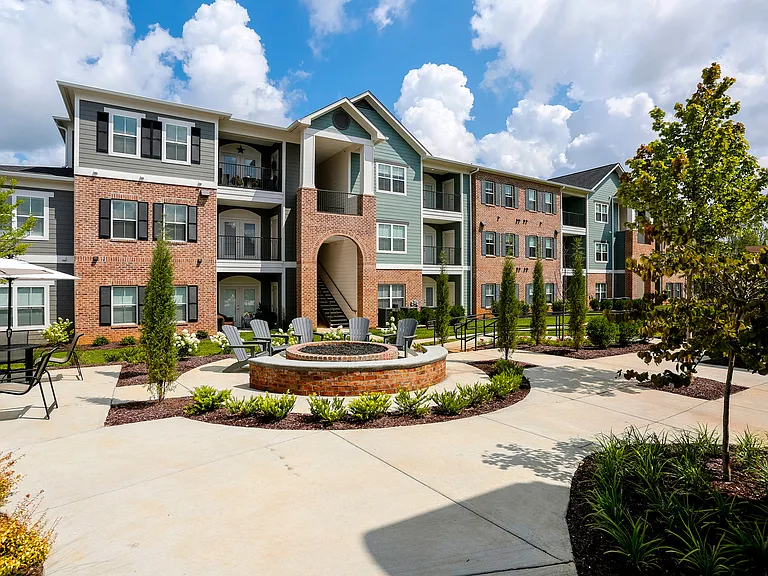 Annandale Apartment Homes — Photo 35
