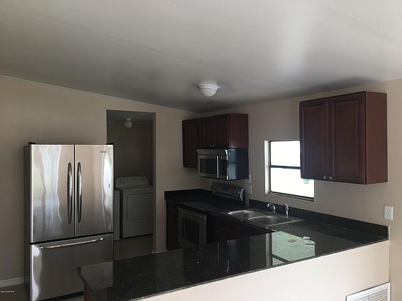 4th image of 332 Macadamia Dr