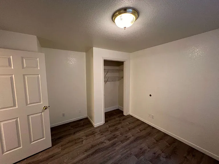 700 NE Johnson St #16 — Photo 8