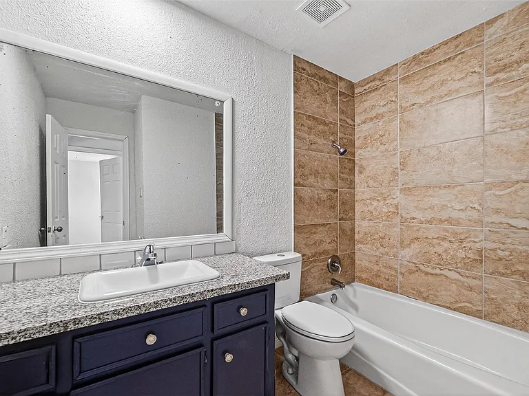 2223 Courtney Ct — Photo 22