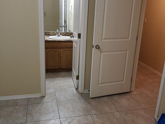 4th image of 501 Mississippi St APT A