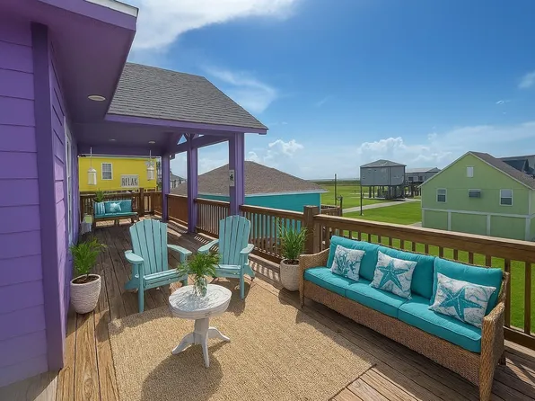 894 West Ln, Crystal Beach, TX 77650