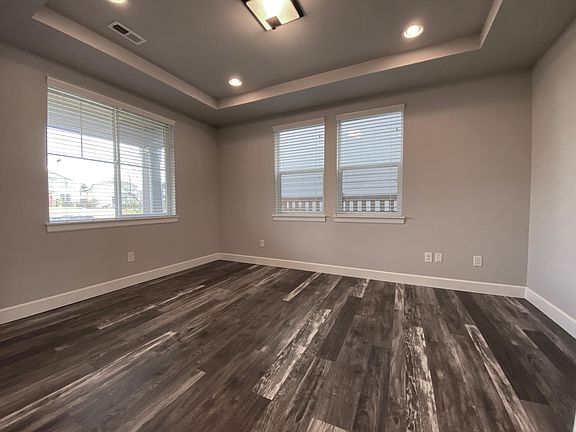 Office (11' x 15')